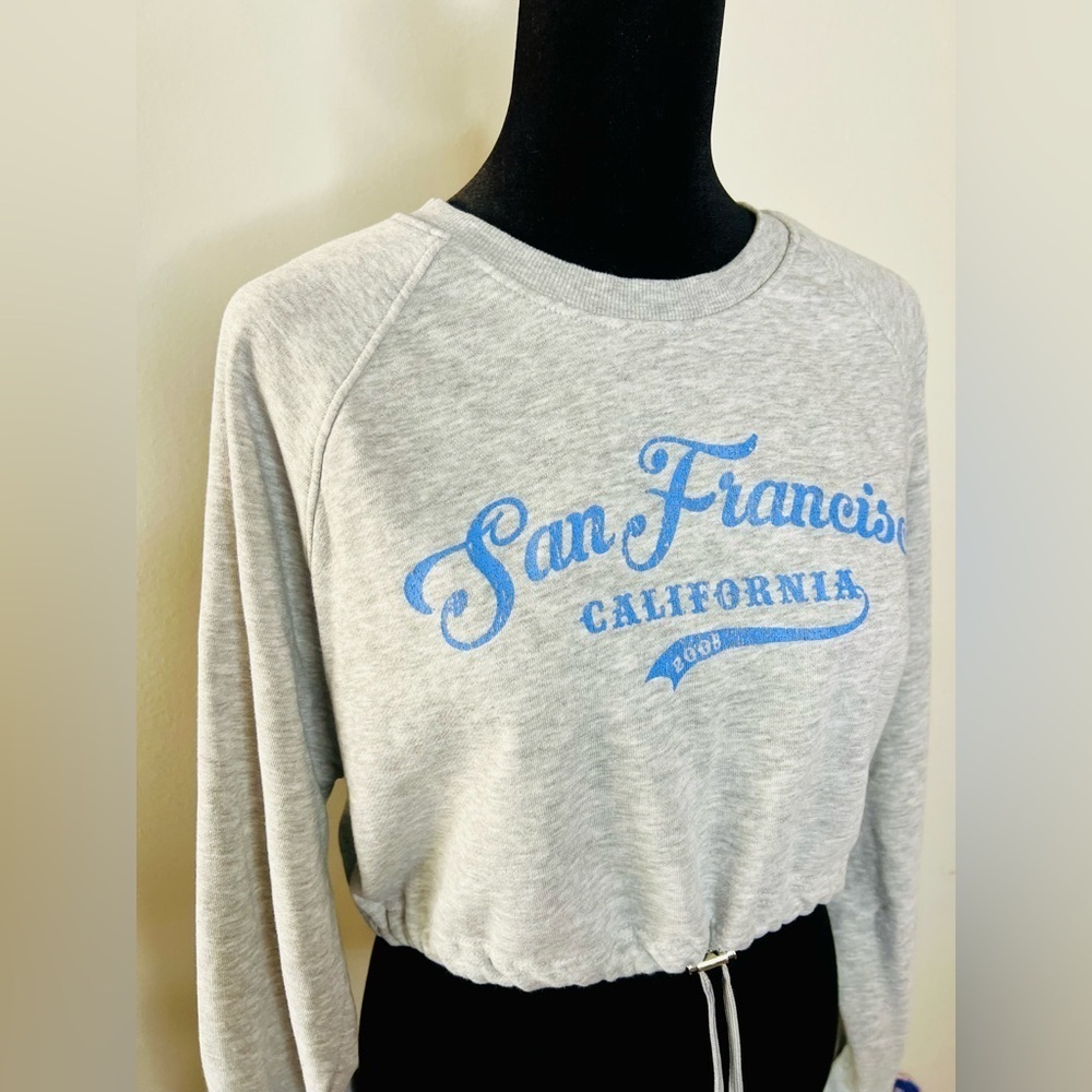 Bershka Gray cropped San Francisco long sleeve sweatshirt. Size Medium Large EUC - Picture 3 of 7